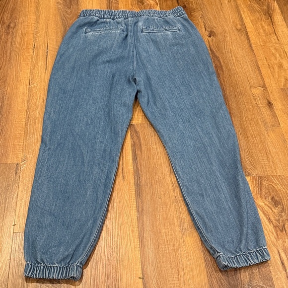 GAP Women’s Utility Joggers (Color: Blue Denim) (Size: Medium)(EUC) - Picture 8 of 13
